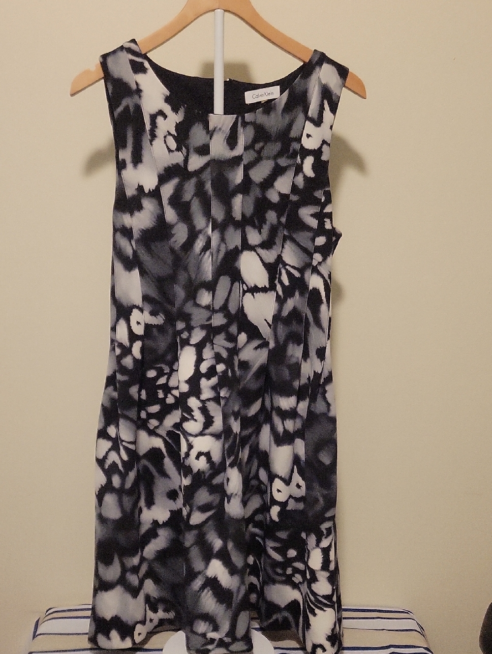 Calvin Klein Black & White Abstract Print Midi Dress